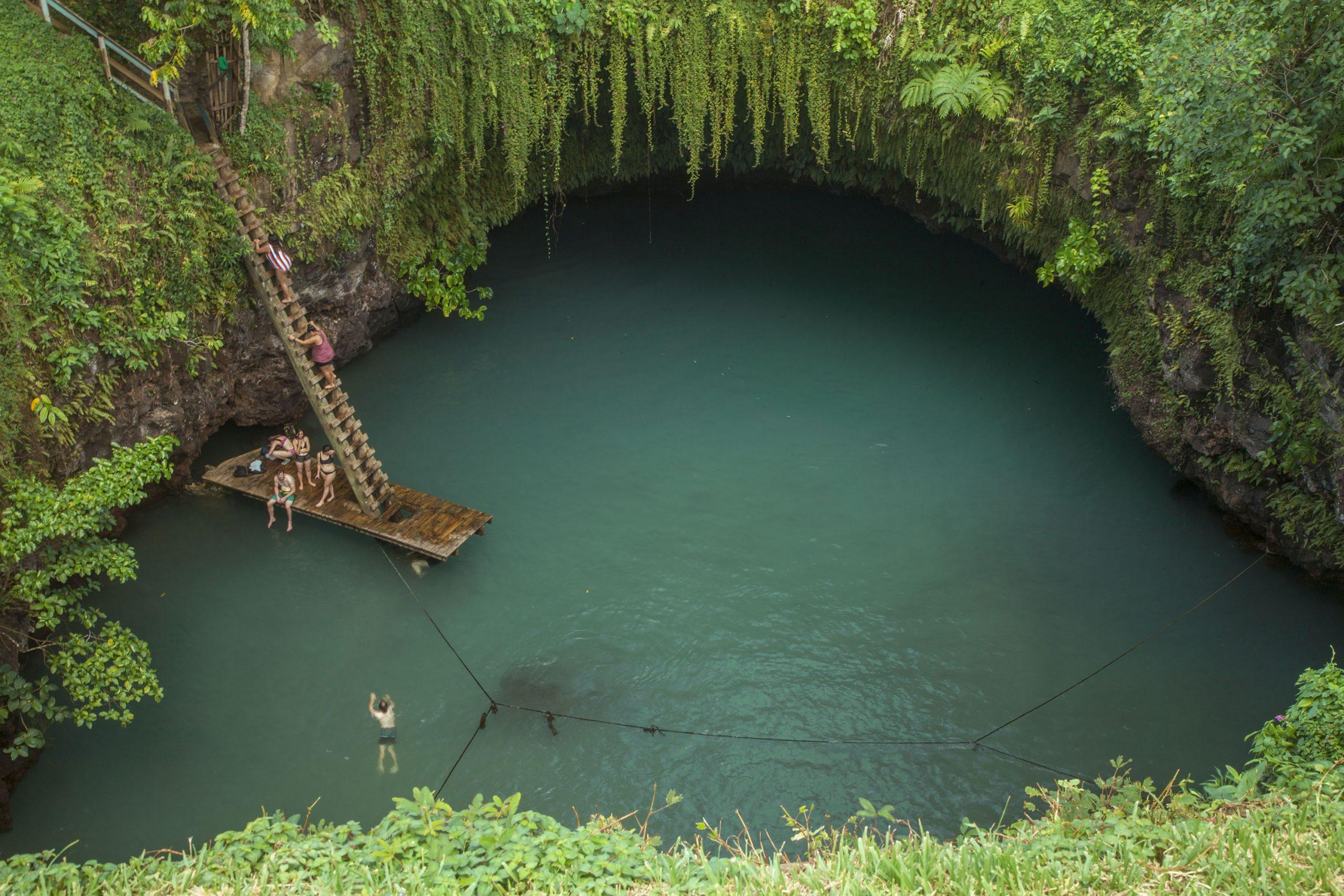 Ta-Sua-ocean-trench-Samoa