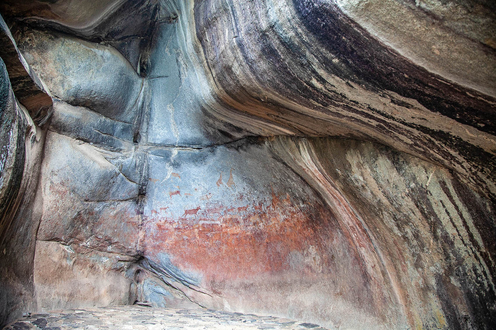 Nswatugi cave with San painting in Matobo National Park, Zimbabwe